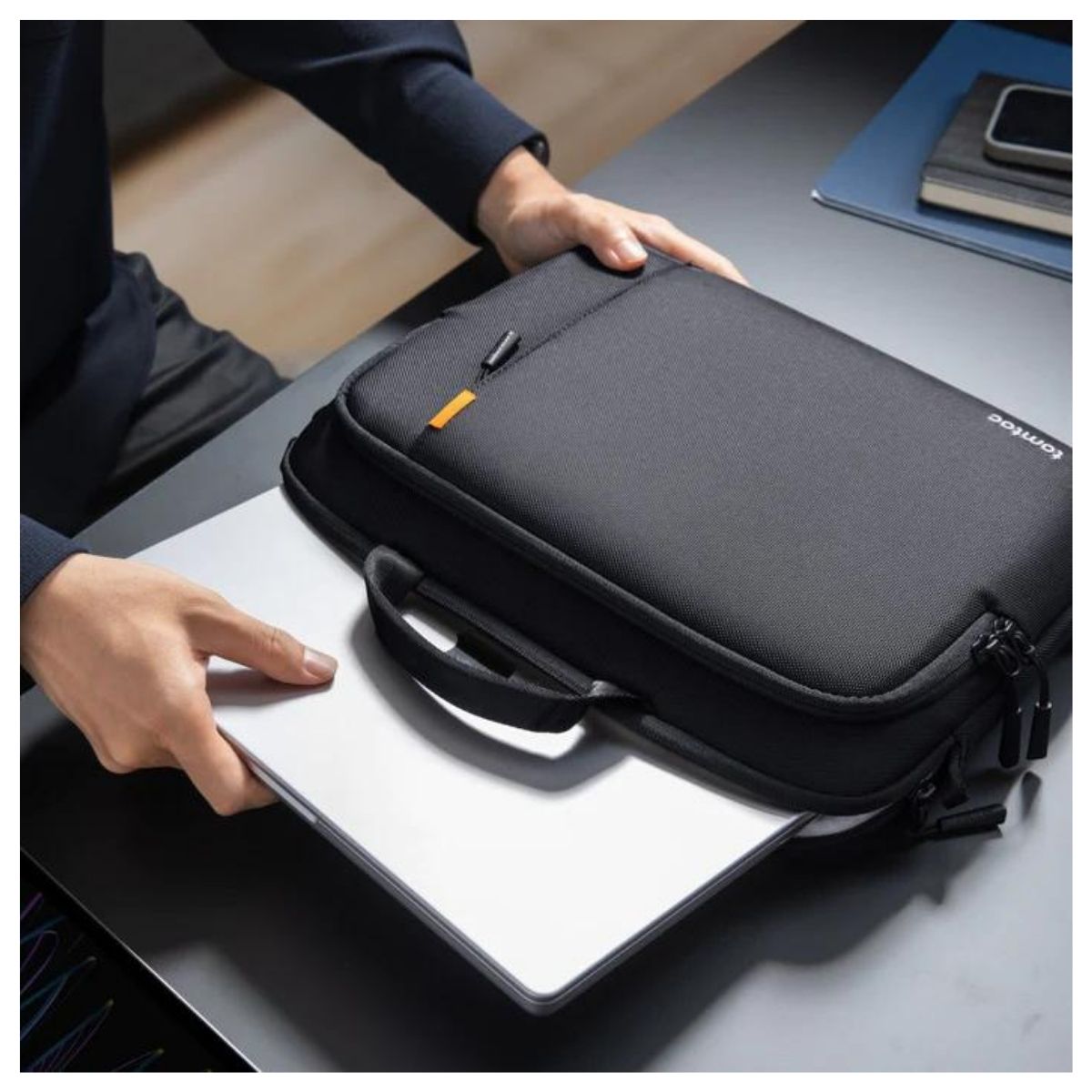 Tomtoc Maletín Delgado con Correa Defender-A30 para Notebook de 15,6"