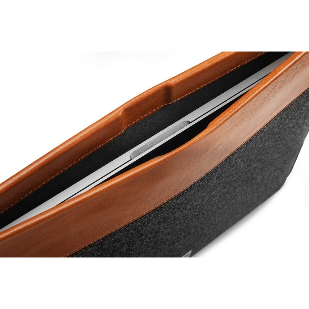 Tomtoc Funda Ultrafina Premium-H16 para MacBook Pro 16''